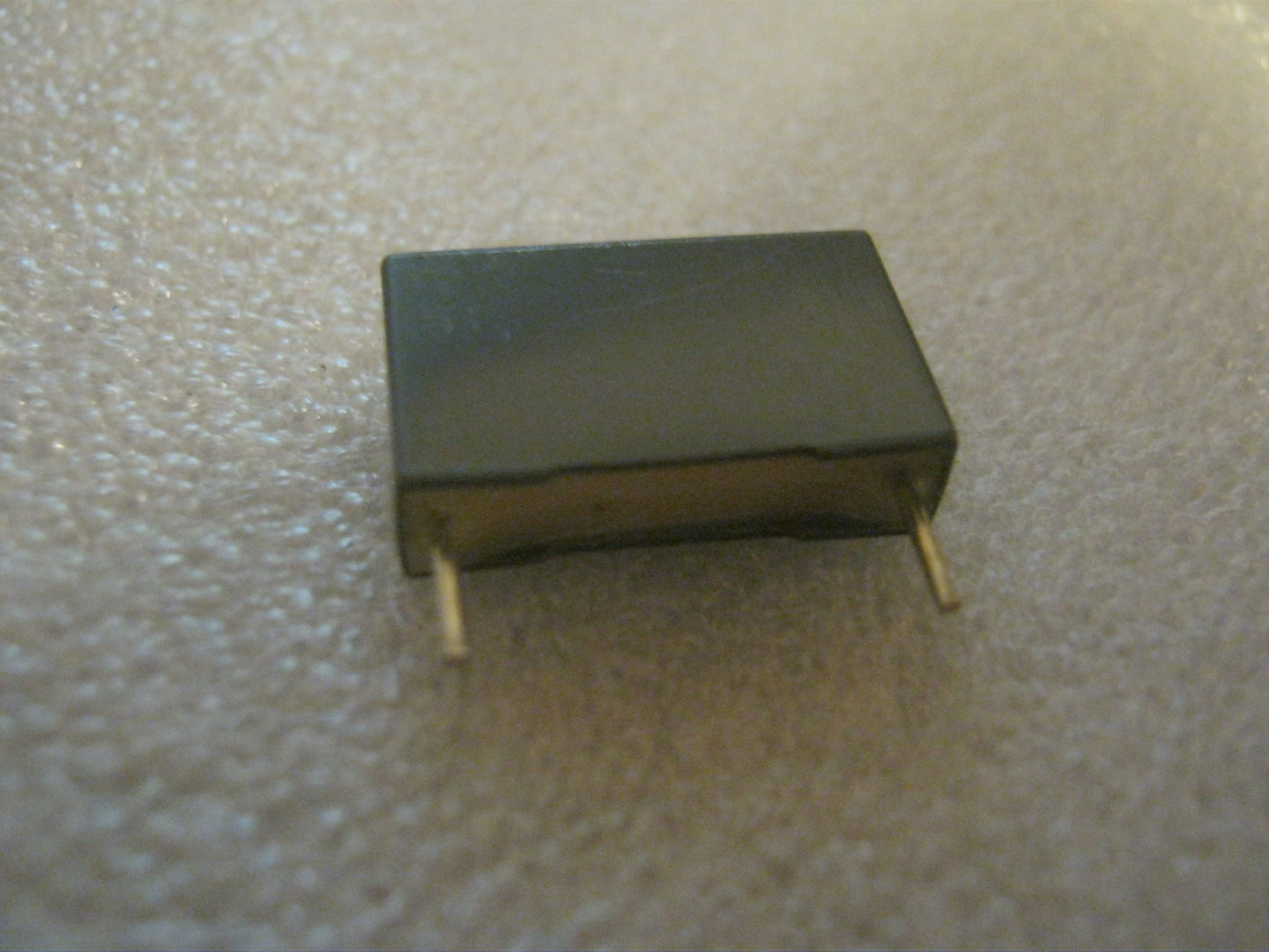 condensatore 10NF 275 VAC MKP PASSO 15 MM ( CONF. 10 PZ. )