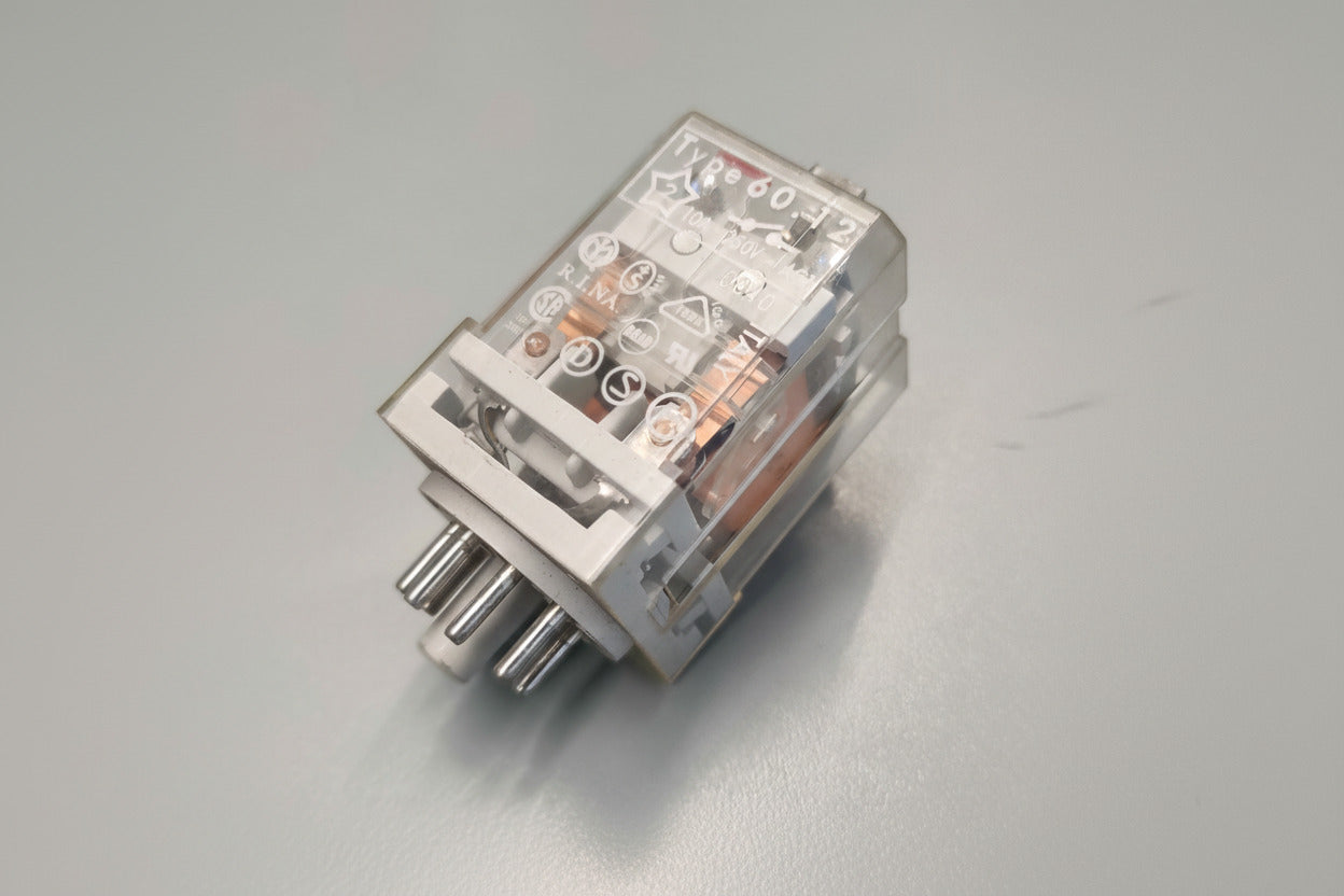 Finder 60.13.8.024.0040 - Rele Undecal 24V